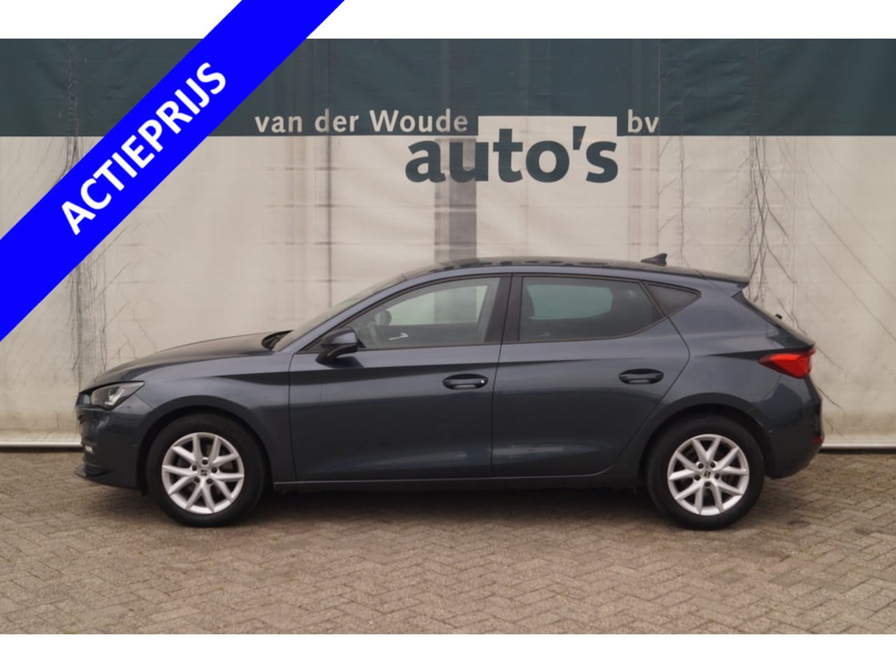 SEAT Leon - 1.0 eTSI 110pk DSG Style Business Intense -NAVI-ECC-PDC- - AutoWereld.nl
