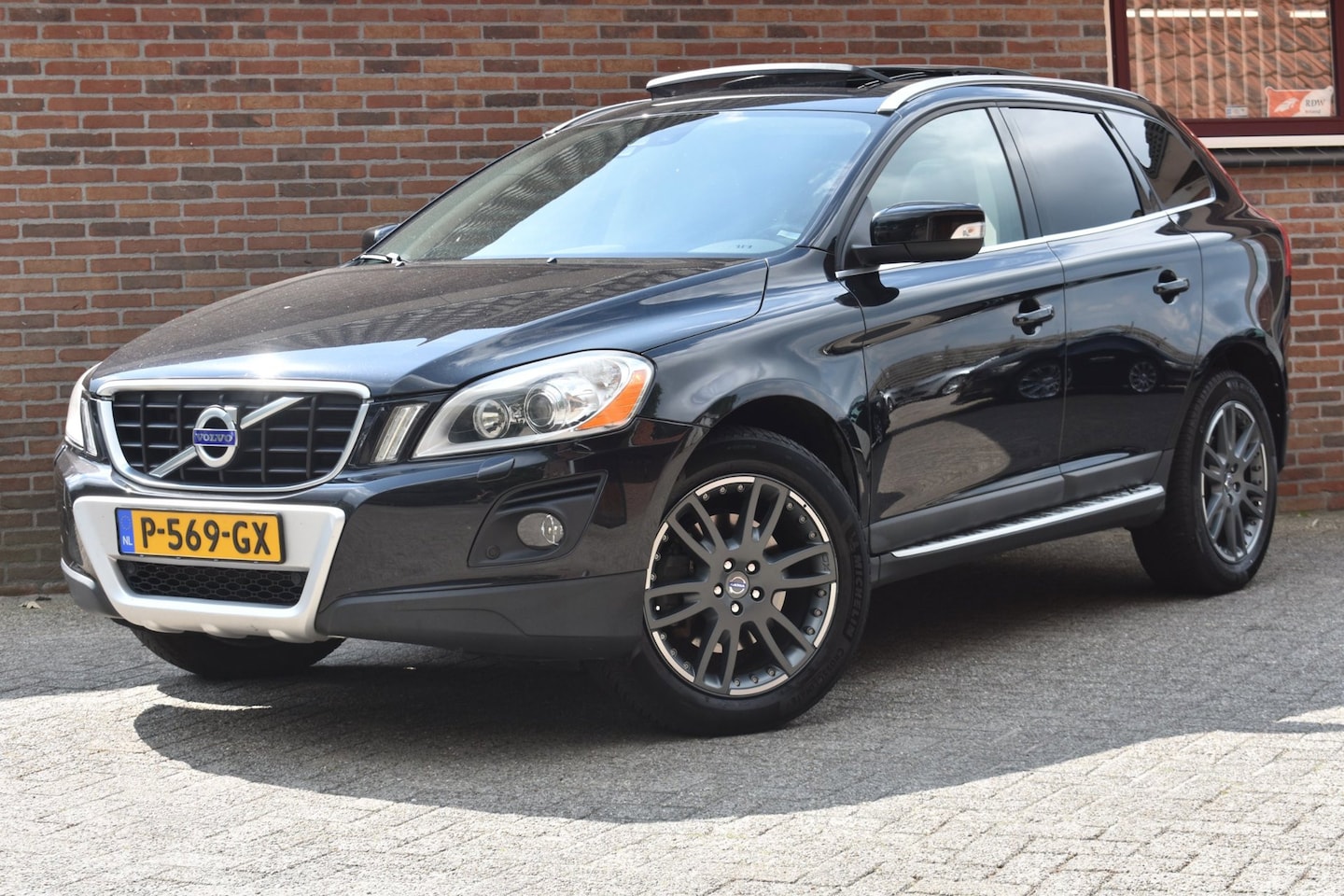 Volvo XC60 - 3.0 T6 AWD Momentum '09 Pano Leder Navi Clima Cruise - AutoWereld.nl