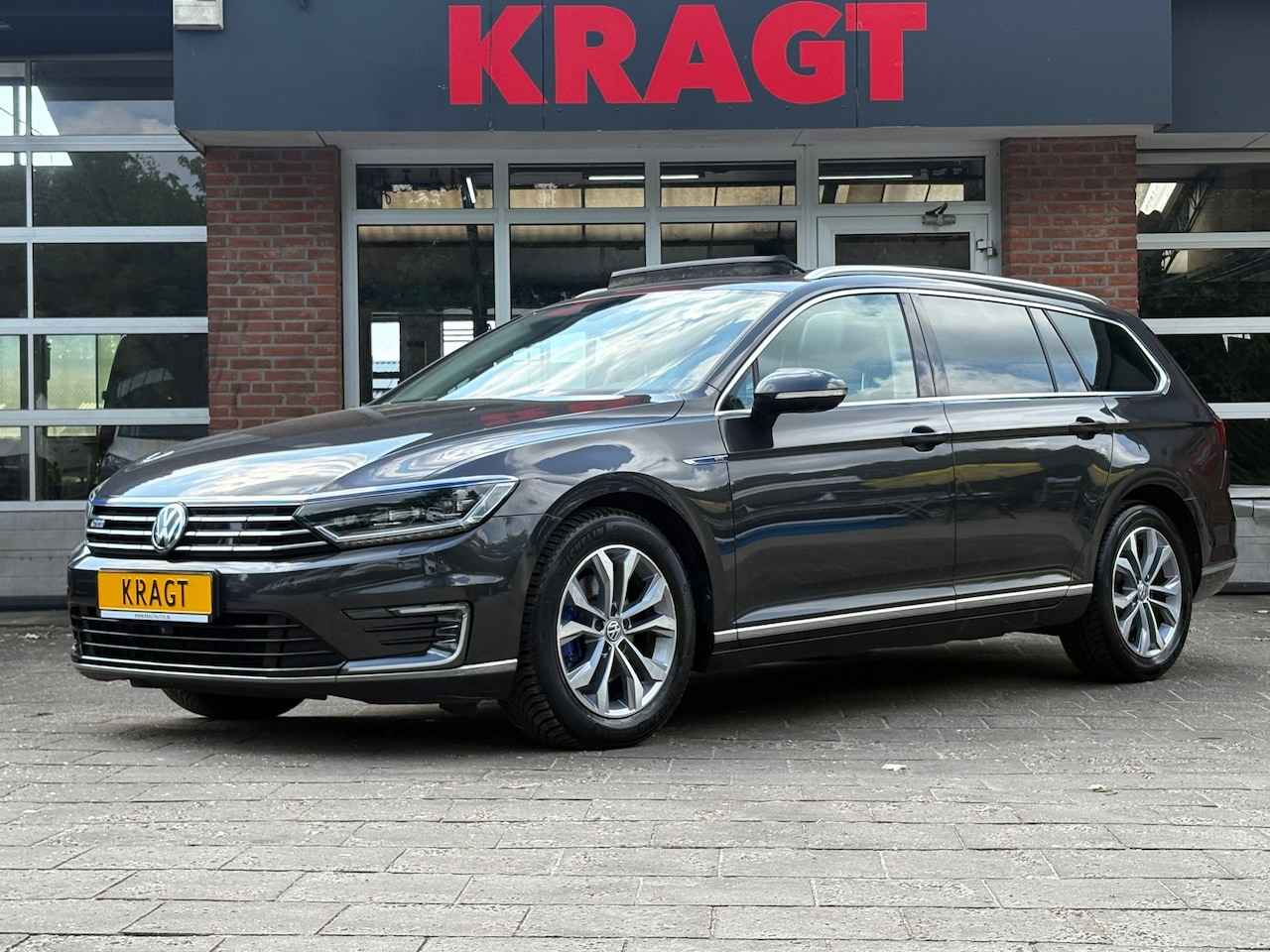 Volkswagen Passat Variant - GTE Highline - 1.4 TSI 218 pk - LED - Schuifkanteldak - camera - zeer goed onderhouden! - AutoWereld.nl
