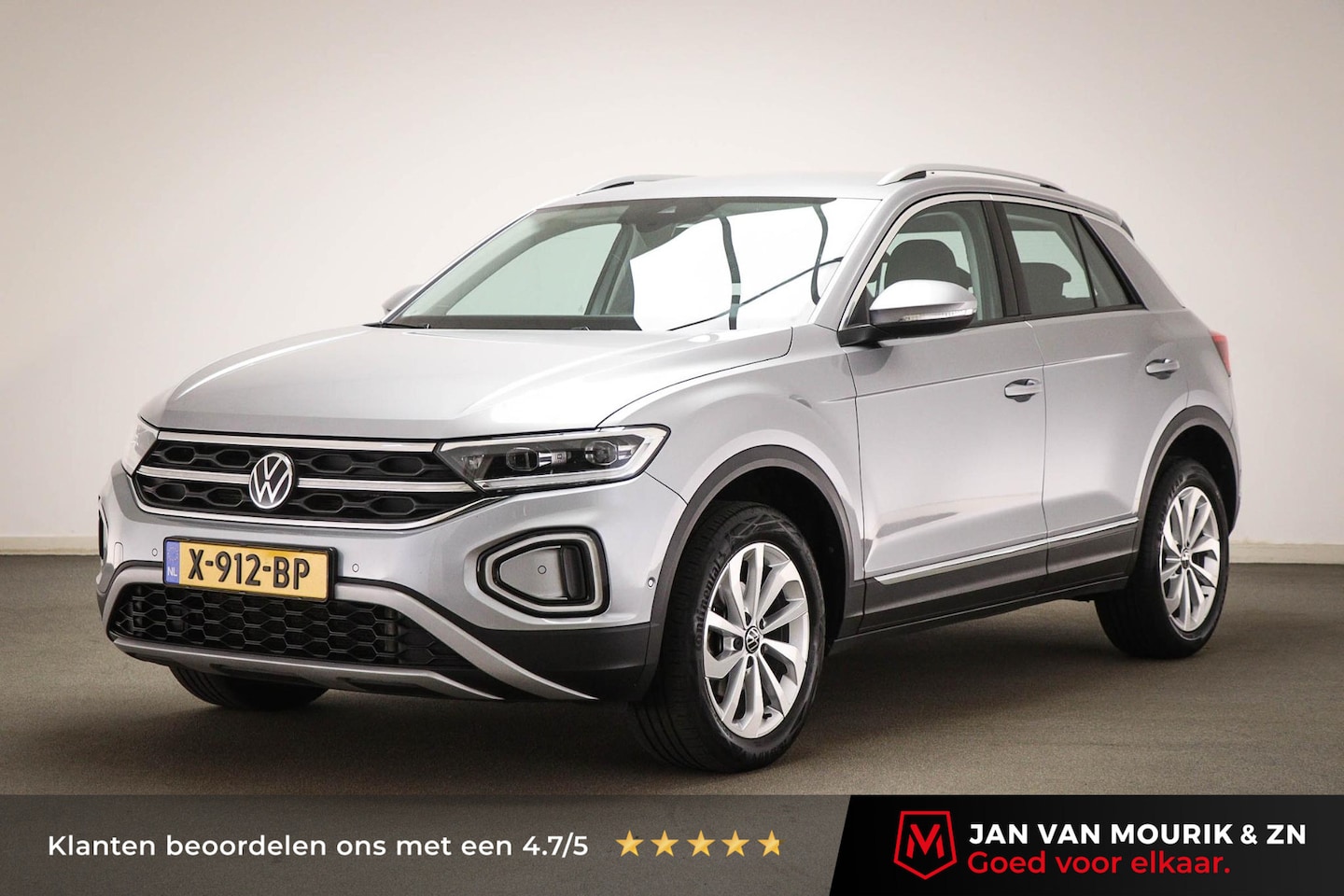 Volkswagen T-Roc - 1.5 TSI Style | IQ LIGHT | STOELVERWARMING | CLIMA | APP CONNECT | DAB | PDC - AutoWereld.nl
