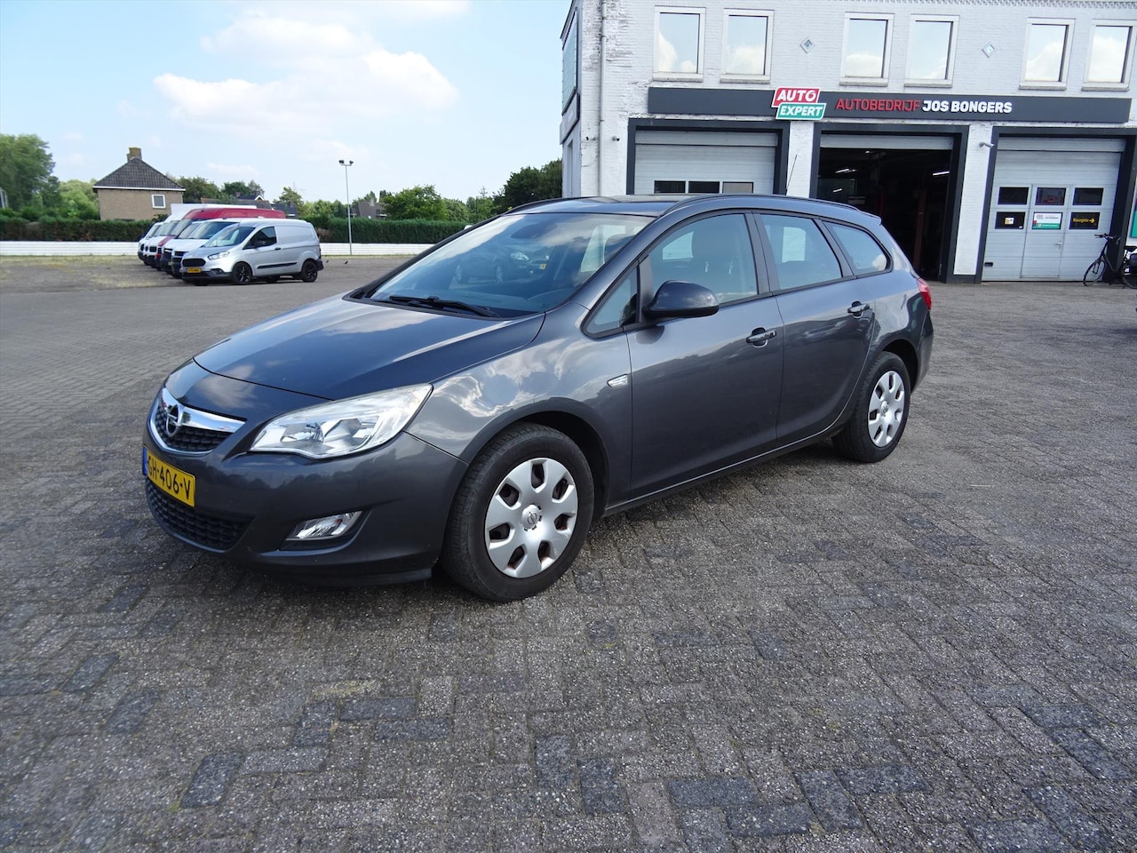 Opel Astra - 1.4 EcoFLEX 100pk Business+ - AutoWereld.nl