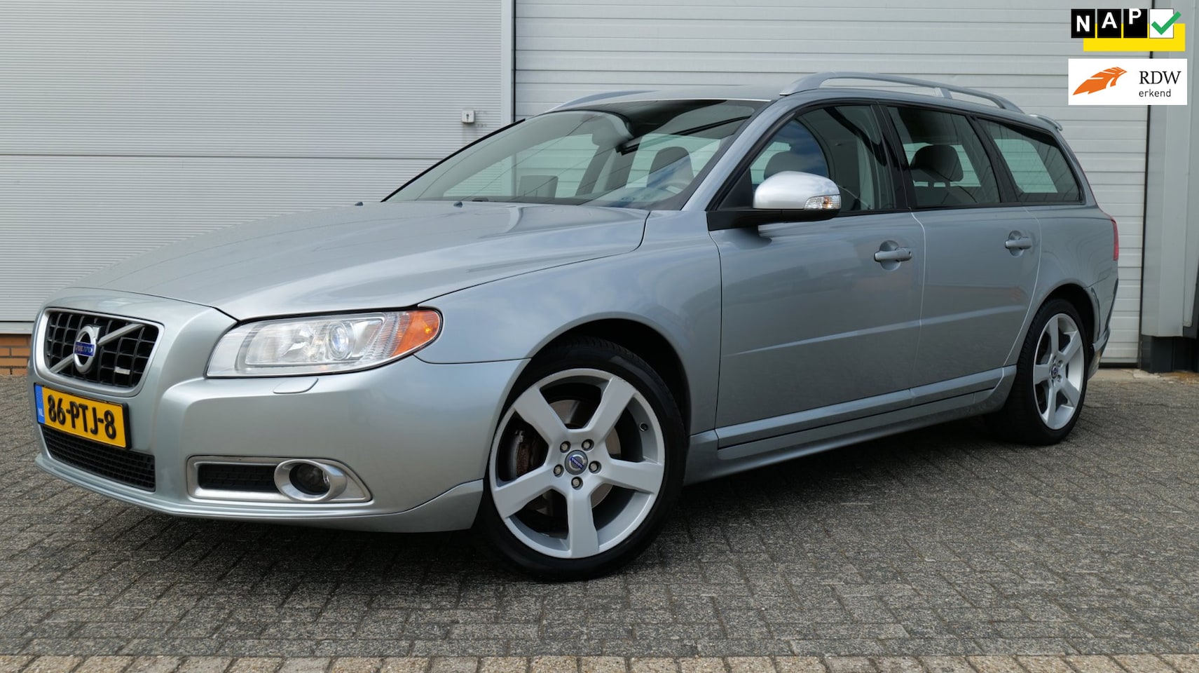 Volvo V70 - 2.0T R-Edition NL-Auto NAP 1e eigenaar Dealer onderhouden Youngtimer - AutoWereld.nl