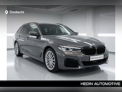 BMW 5-serie Touring - 530e M-Sport | Individual Alvitgrau | 19"+18" Winterset | Panorama | Driving Assistant Pro