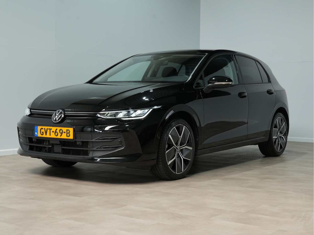 Volkswagen Golf - 1.5 eTSI DSG | Full-LED | Stoel/Stuurverw. | Camera | 18"Lm 21 - AutoWereld.nl