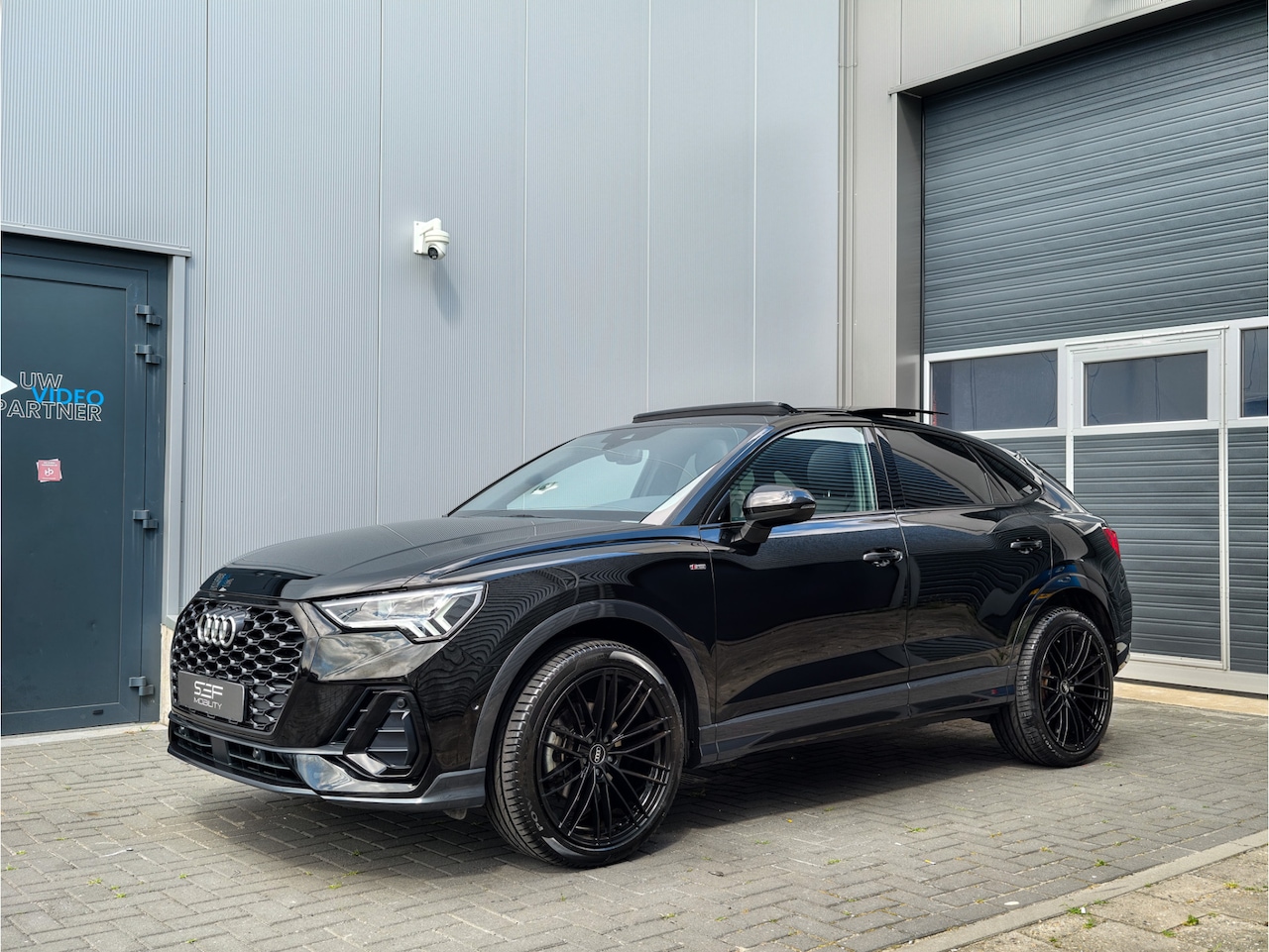 Audi Q3 Sportback - 35 TFSI 3x S Line Pano | Keyless | Trekhaak | Matrix | Camera | Leder - AutoWereld.nl