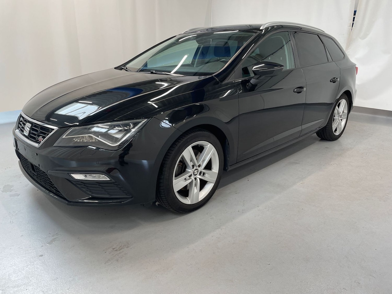SEAT Leon ST - 1.8 TSI FR Connect 180PK FR connect 1e EIG NAVI APPLE CARPLAY VOLLE AUTO - AutoWereld.nl
