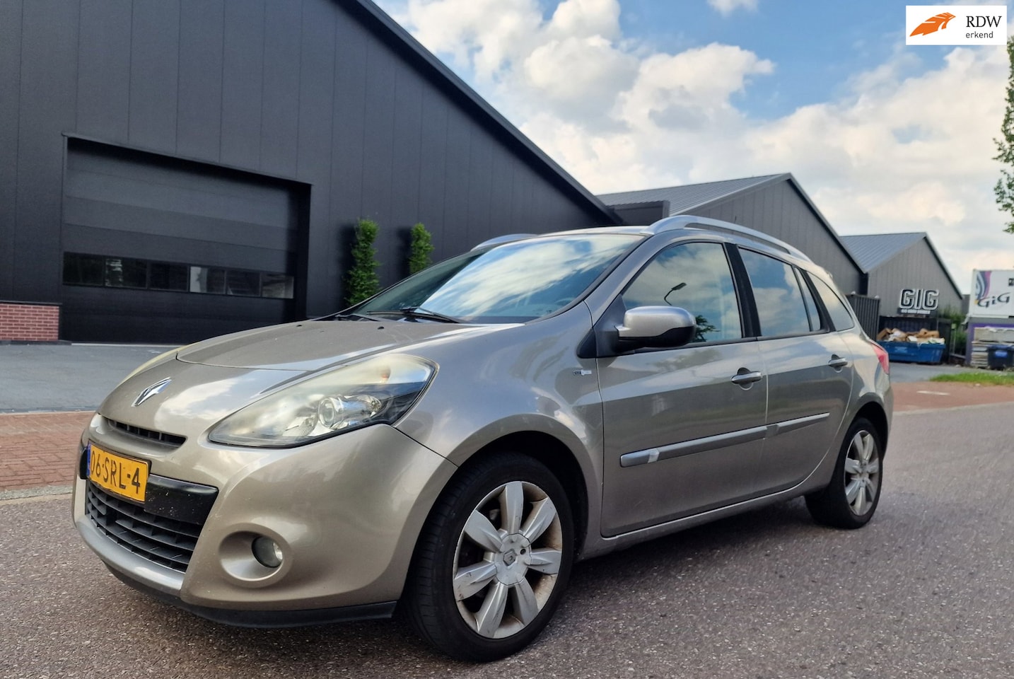 Renault Clio Estate - 1.2 TCE Night & Day NAVI CRUISE HALF LEDER TREKHAAK - AutoWereld.nl