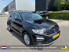 Volkswagen T-Roc - 1.0 TSI Style | Executive pakket | ACC | Navi | Trekhaak | NL-auto
