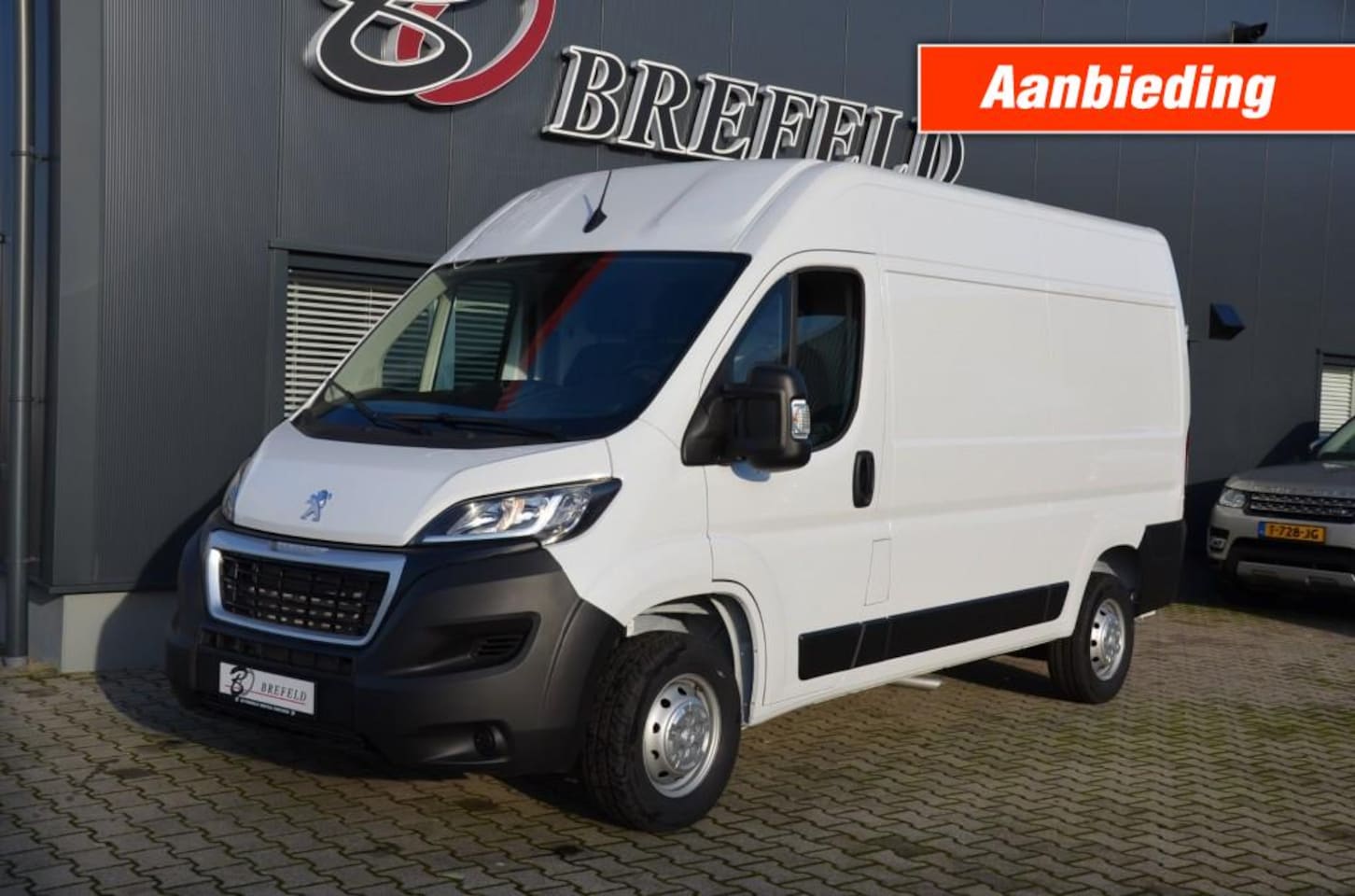 Peugeot Boxer - 2.2 Blue HDI L2H2  120PK NIEUW **** De Laatste****** - AutoWereld.nl