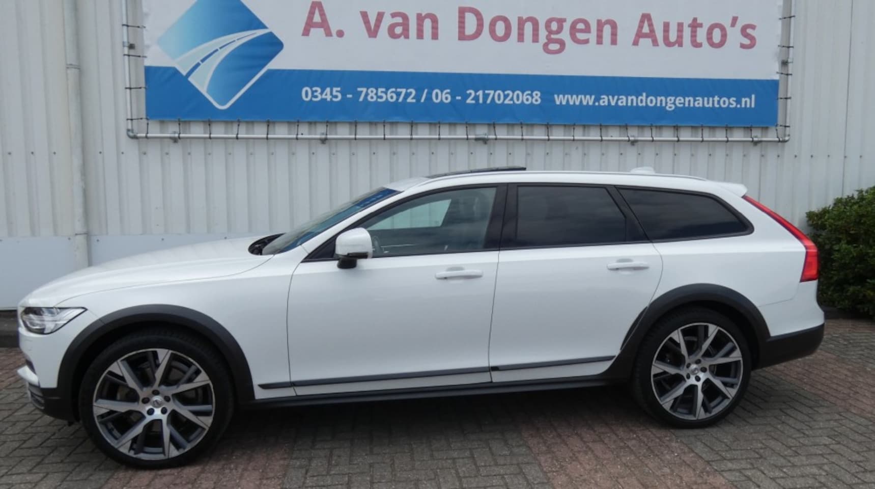 Volvo V90 Cross Country - 2.0 T5 AWD OCEAN RACE,Leer,Navi,Massage,Trekhaak - AutoWereld.nl