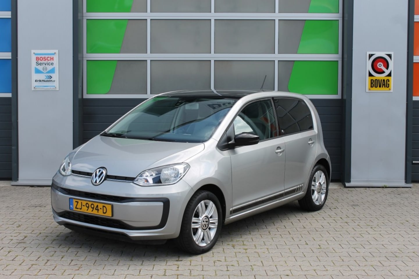 Volkswagen Up! - 1.0 BMT UP! BEATS / Schuifdak / Camera / Rijklaar! / APK / Bluetooth - AutoWereld.nl