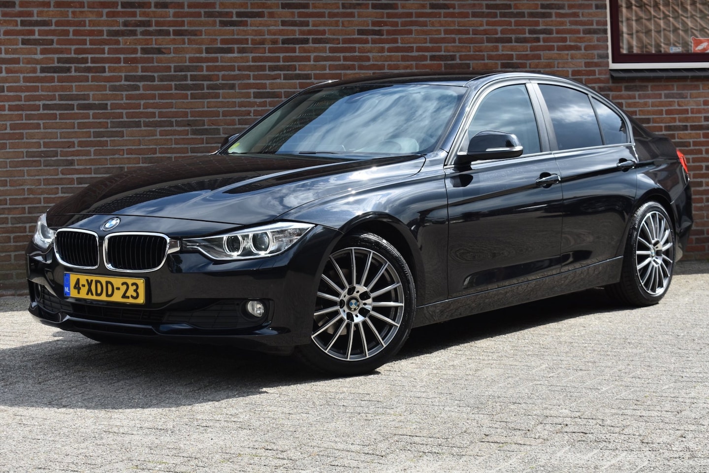 BMW 3-serie - 320d EfficientDynamics Edition Executive '14 LED Navi Clima Cruise Inruil mogelijk - AutoWereld.nl