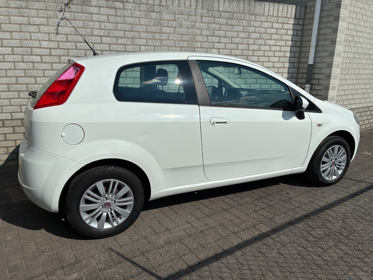 Fiat Grande Punto - 1.4 Active Automaat Nieuwe Distributie,Banden!