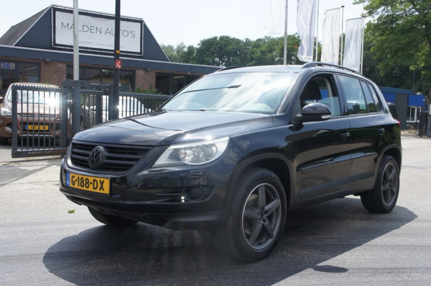 Volkswagen Tiguan - 2.0 TSI SPORTenST.4MOTION TREKHAAK/APPLECARPLAY-ANDROIDAUTO/CAMERA - AutoWereld.nl