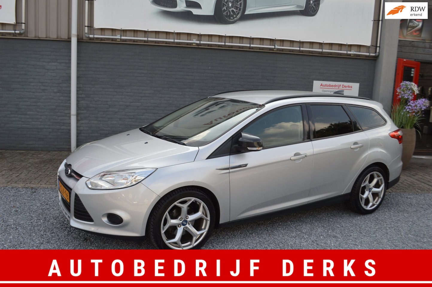Ford Focus Wagon - 1.0 EcoBoost Trend Airco | Navi | Sport | PDC|APK - AutoWereld.nl