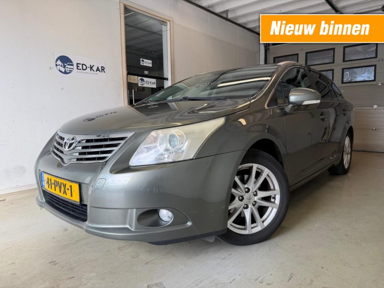 Toyota Avensis - 2.0 VVTi Bns 2T LEER CLIMA NAVI CAMERA NAP APK 4-2027 - AutoWereld.nl