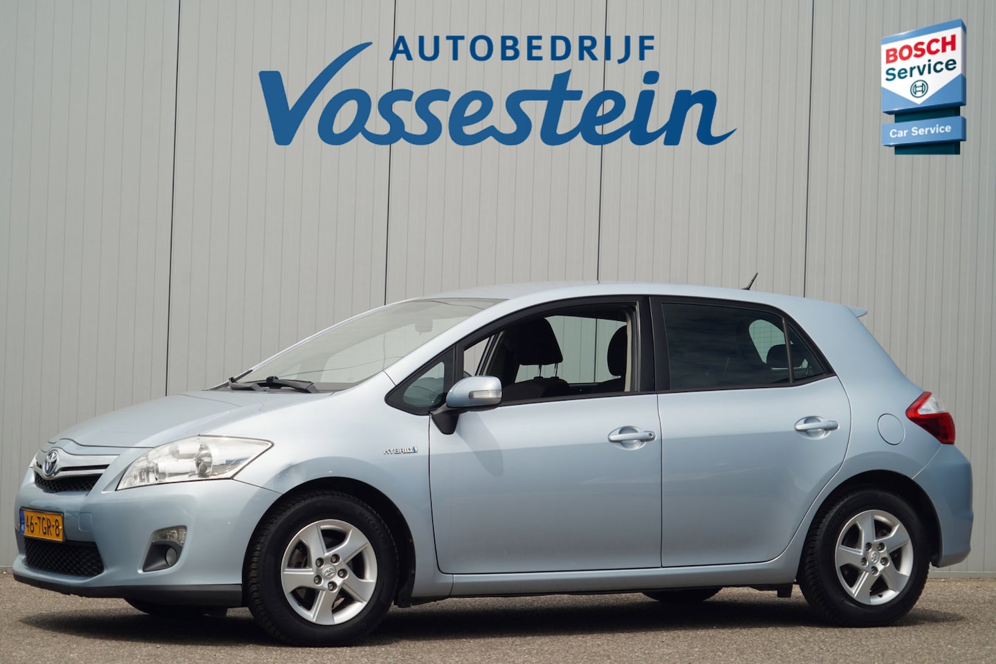 Toyota Auris - 1.8 Full Hybrid Aspiration / Automaat / Climate / Cruise / Trekhaak / Navi / NL-Auto - AutoWereld.nl