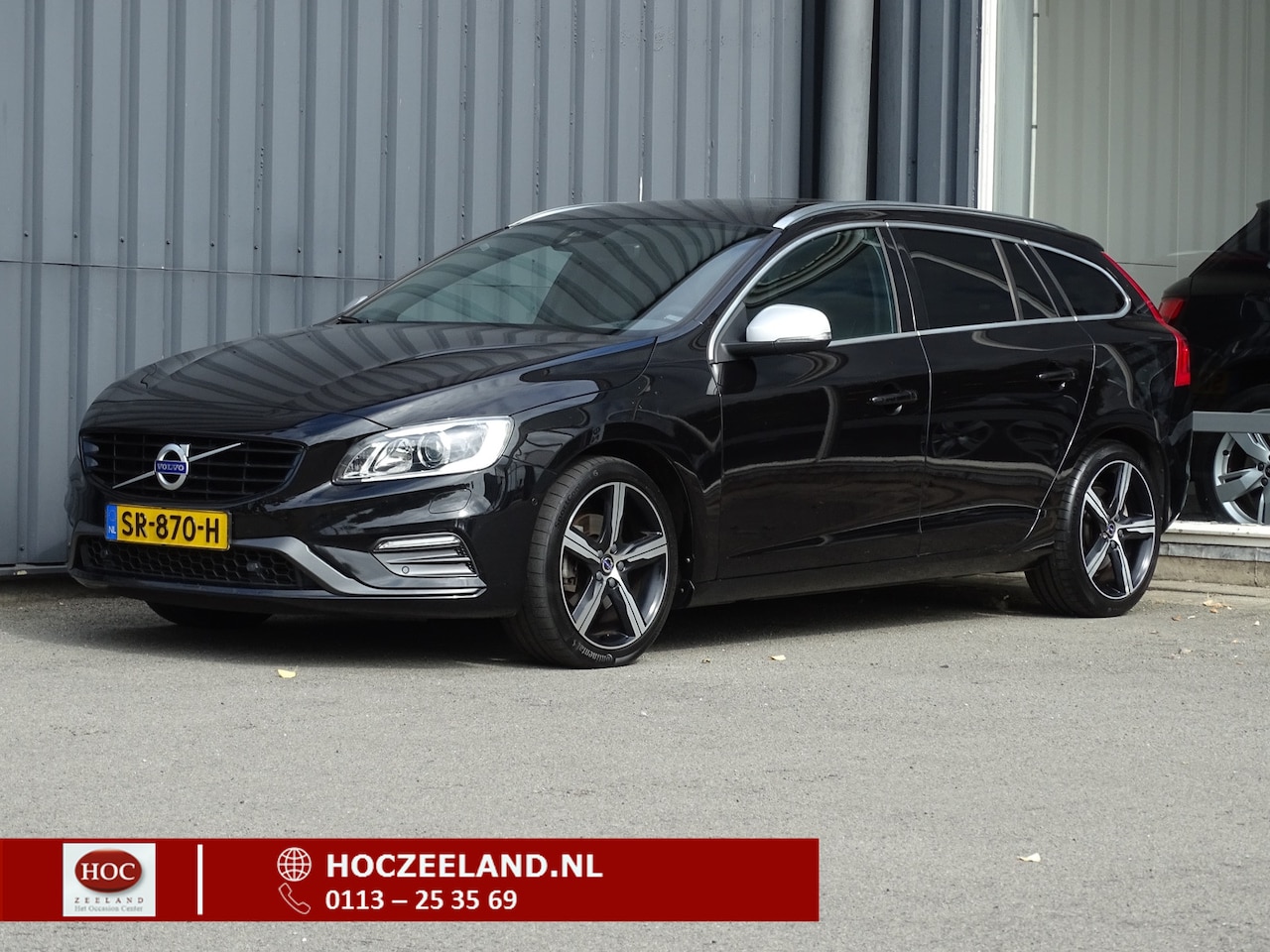Volvo V60 - 2.0 T4 Business Sport R-Design | Leder | Pano | Trekhaak - AutoWereld.nl