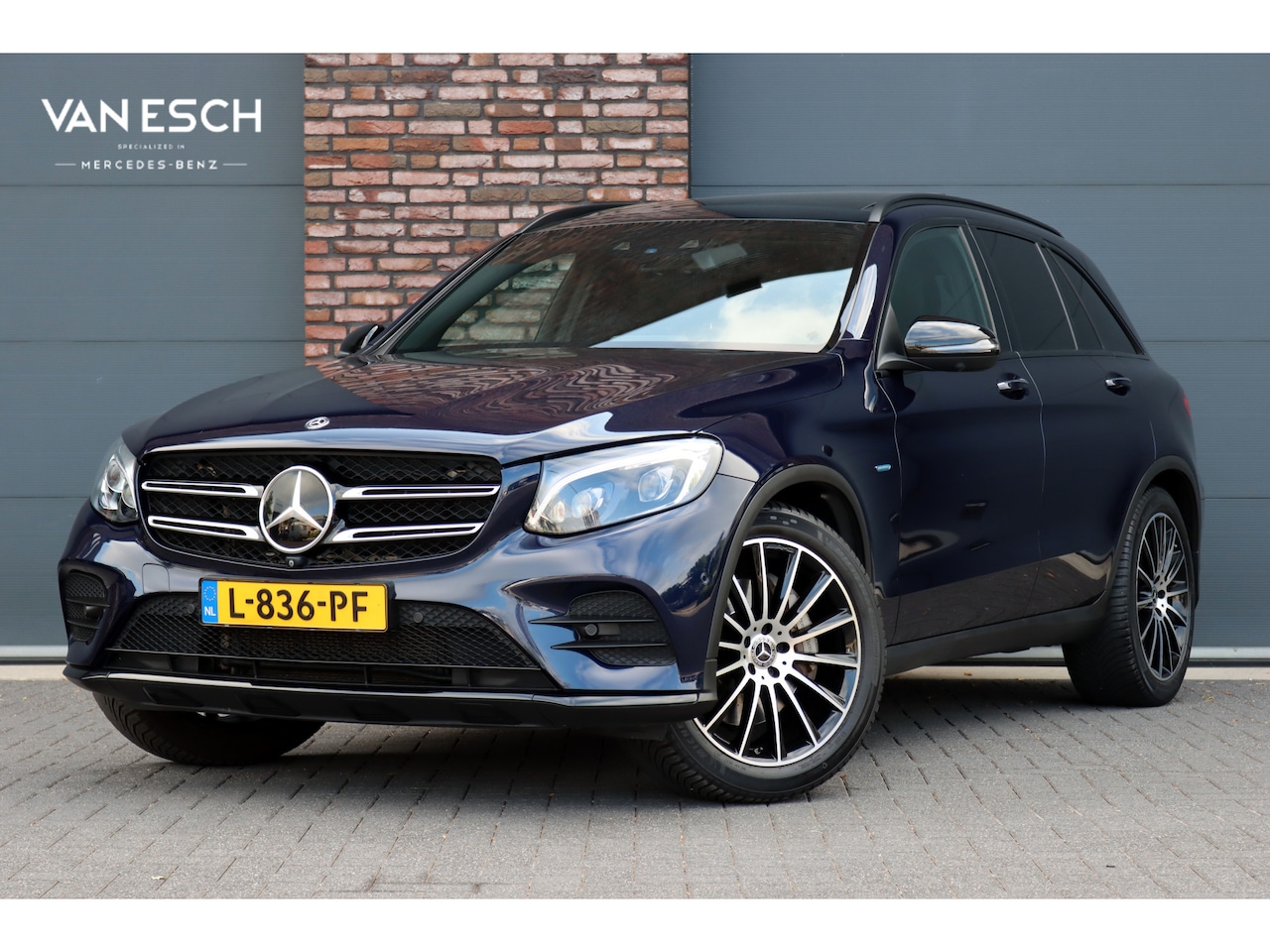 Mercedes-Benz GLC-klasse - 350e 4MATIC AMG Line | Luchtvering | Memory | Burmester | Distronic+ | Leder | Stoelventil - AutoWereld.nl
