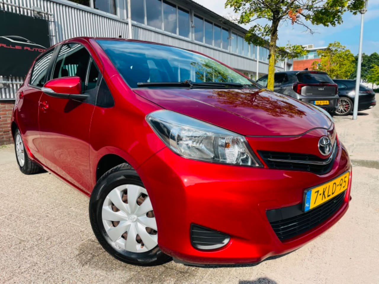 Toyota Yaris - 1.0 VVT-i Aspiration 5 DEURS AIRCO CAMERA NETTE - AutoWereld.nl