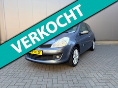 Renault Clio - 1.6-16V Privilège