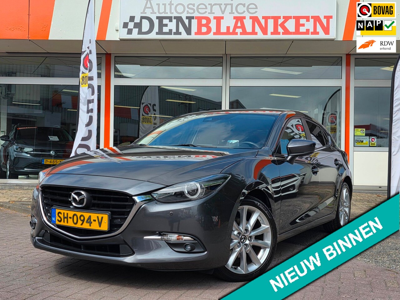 Mazda 3 - 2.0 SkyActiv-G 120 SkyLease GT BJ.2018 / Navi / Leder / Head- up / Bose / Clima / 18"Lmv ! - AutoWereld.nl