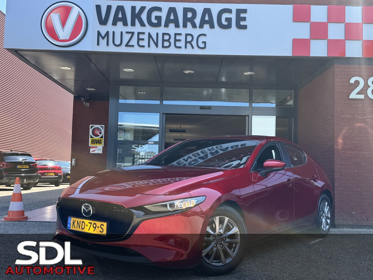 Mazda 3 - 2.0 SkyActiv-G 120 TS+ // NAVI // PDC // ADAPTIVE CRUISE // BLIND SPOT MONITOR // - AutoWereld.nl