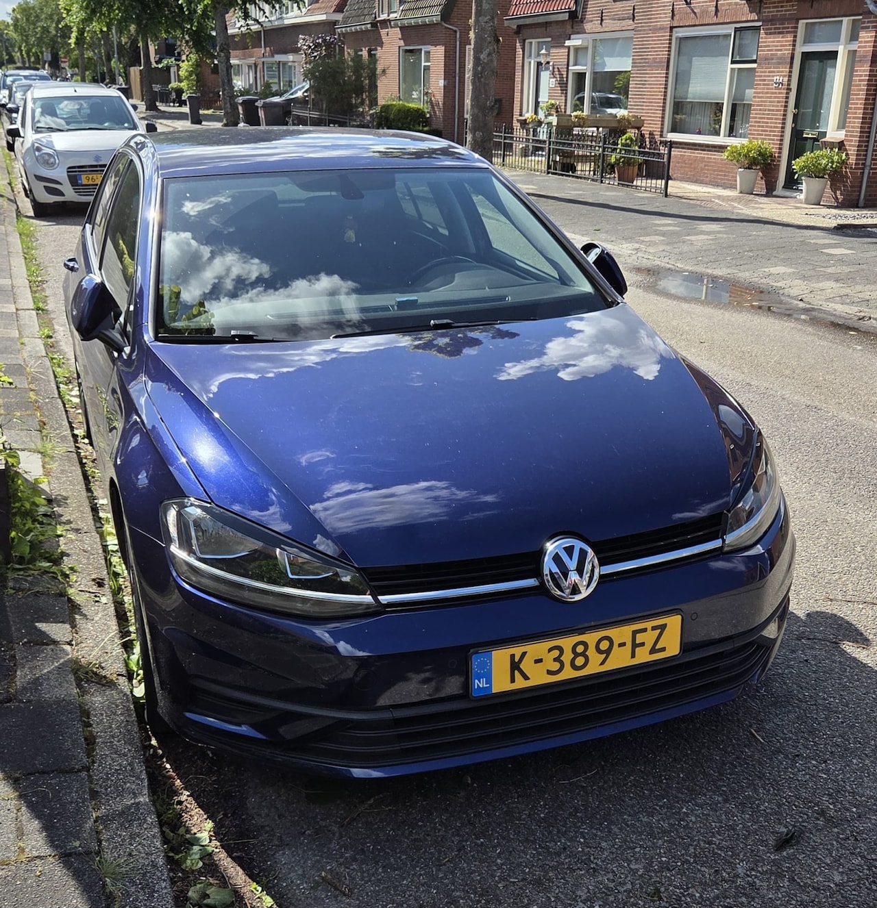 Volkswagen Golf - 1.0 TSI Trendline - AutoWereld.nl