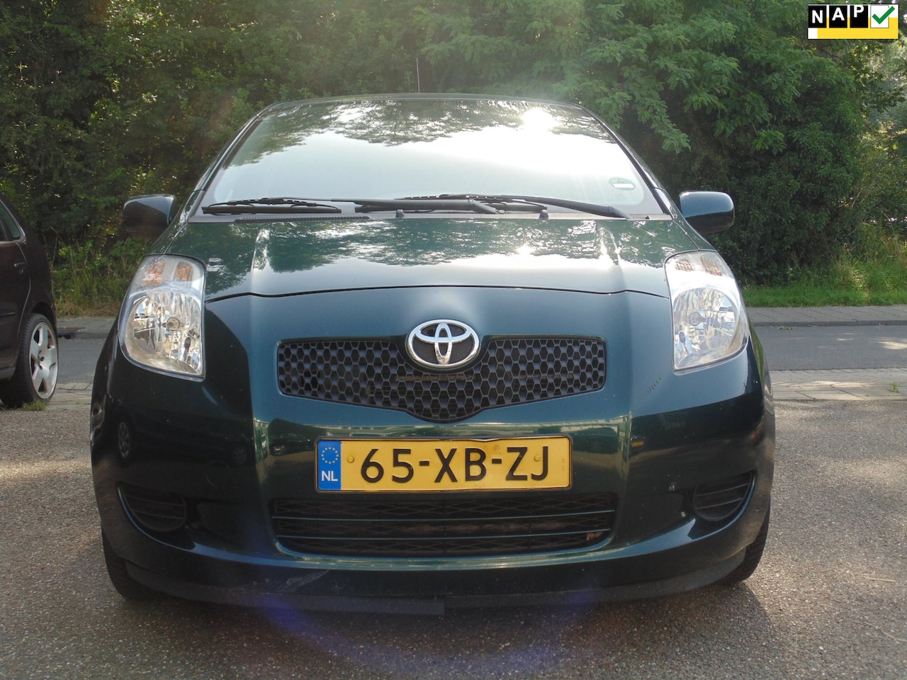 Toyota Yaris - 1.3 VVTi Sol MMT met airco - AutoWereld.nl