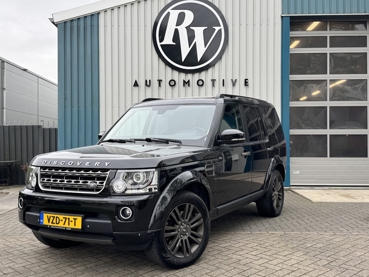 Land Rover Discovery - 3.0 HSE LED / Xenon / Dak / Camera / Stl verw / Str ver / Euro6 / Leder / 3500kg trekgew - AutoWereld.nl