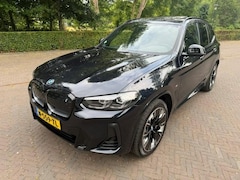 BMW iX3 - High Executive SOH 96% M-Pakket/Trekhaak/Pano/Laser/Headup/Harman Kardon/Fabrieksgarantie