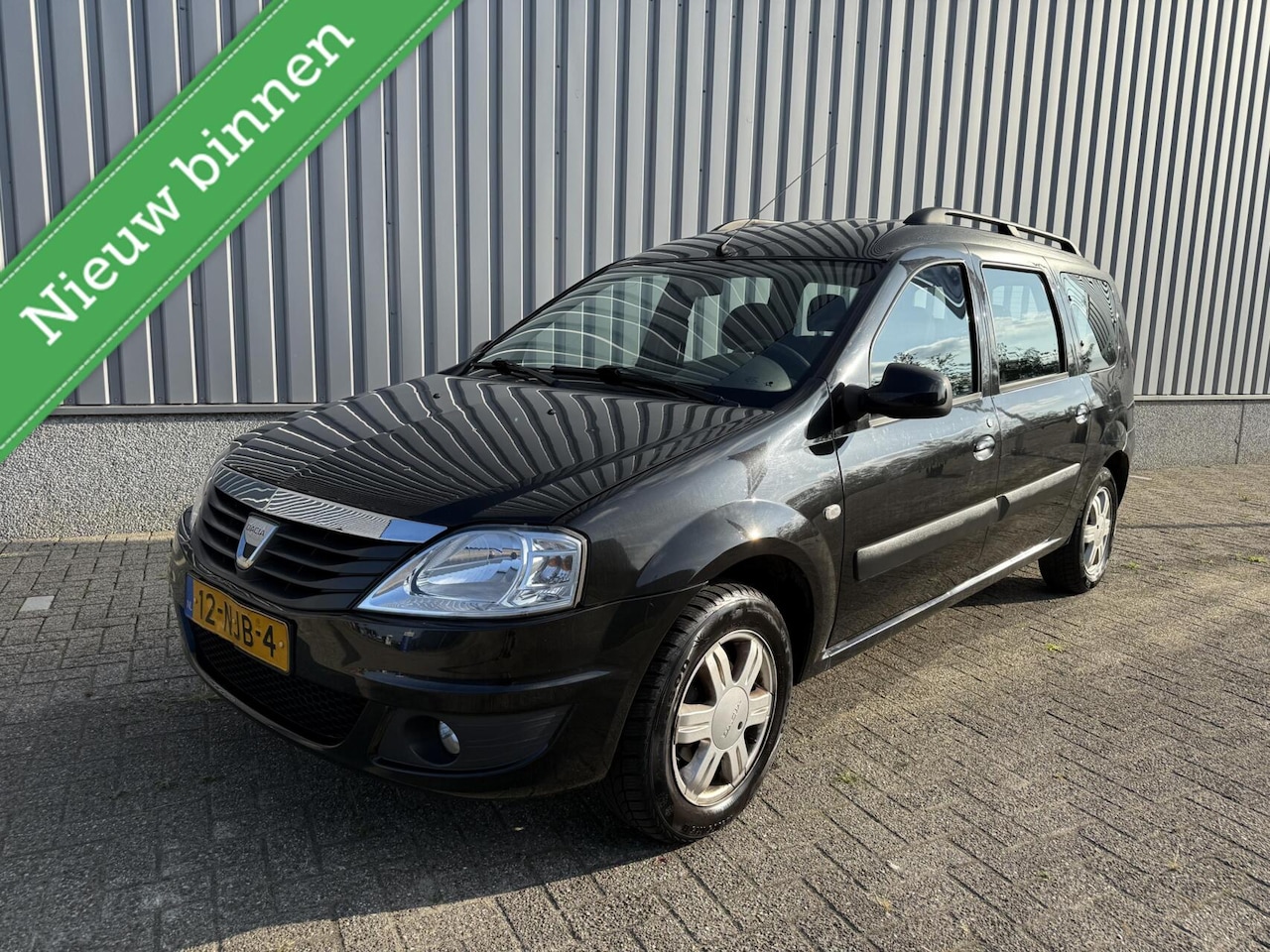 Dacia Logan MCV - 1.6 Blackline 7p. 1.6 Blackline 7p. - AutoWereld.nl