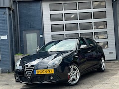 Alfa Romeo Giulietta - 1.4 T Exclusive | Clima | Cruise | Navi | Leer | Automaat