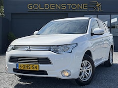 Mitsubishi Outlander - 2.0 PHEV Business Edition SOH 73%, Trekhaak, Navi, Camera, Keyless, Halfleder, Clima, Crui