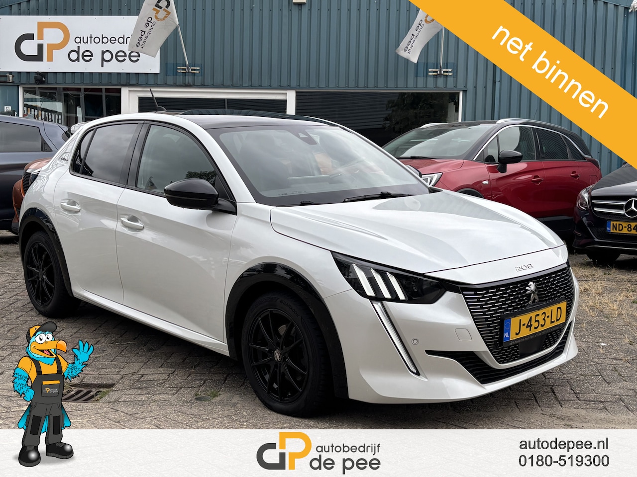 Peugeot 208 - 1.2 PureTech GT-Line GARANTIE/AUTOMAAT/CARPLAY/PAN.DAK/DAB+/PDC V+A/CAMERA/TREKHAAK/LICHTM - AutoWereld.nl