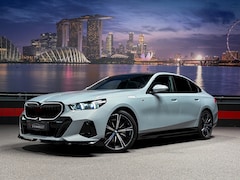 BMW 5-serie - 520i M-Performance|Panorama|360|HeadUp|NL NAP|BTW
