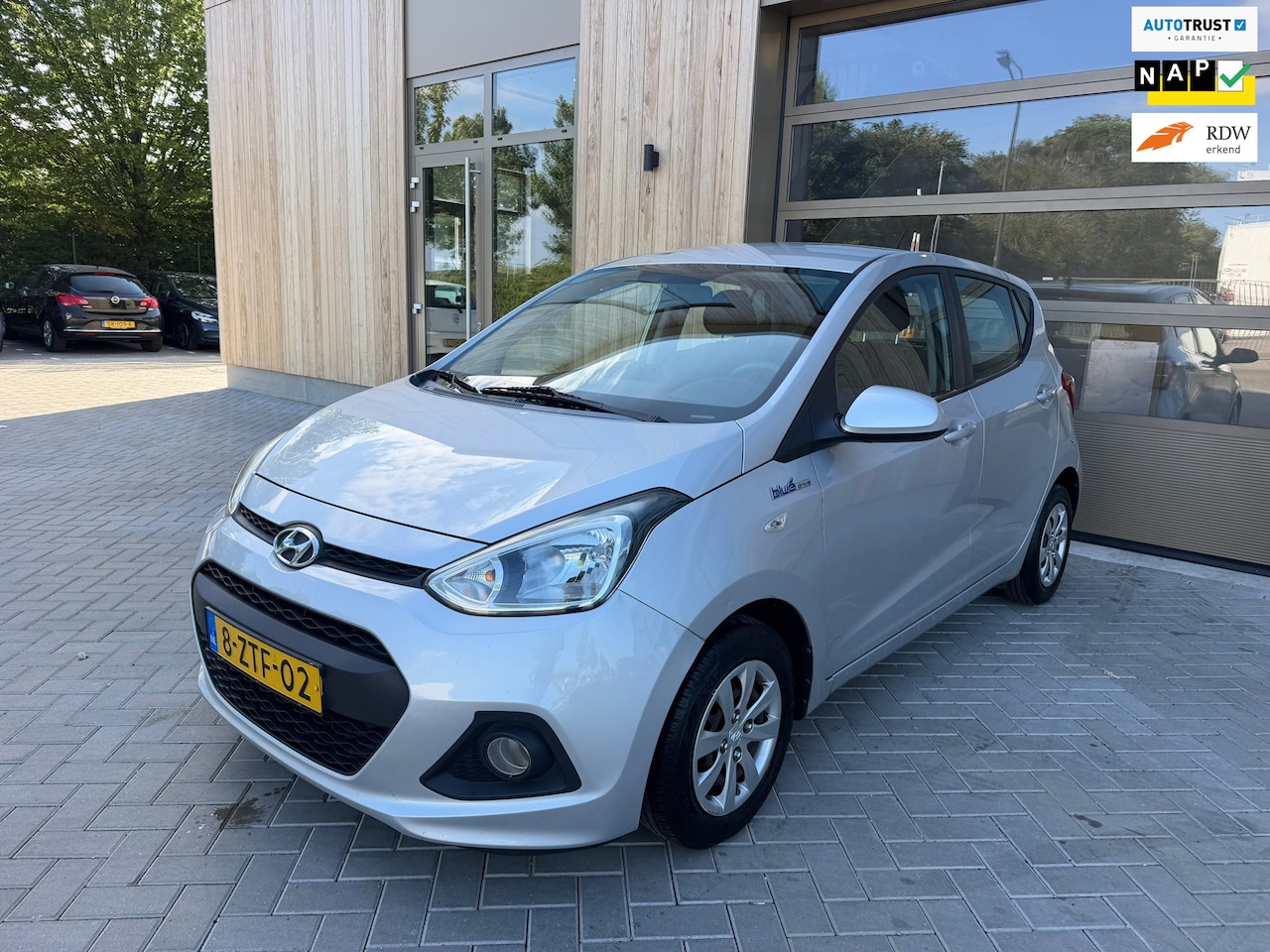 Hyundai i10 - 1.0i i-Motion Comfort 5DRS|Climate controle|Cruise controle|nieuwe APK - AutoWereld.nl