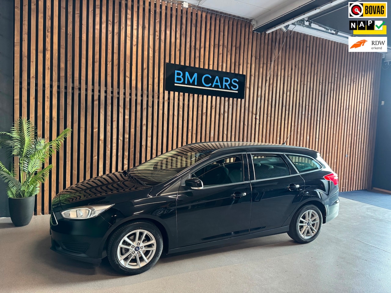 Ford Focus Wagon - 1.0 Airco,1e eigenaar, Cruise - AutoWereld.nl
