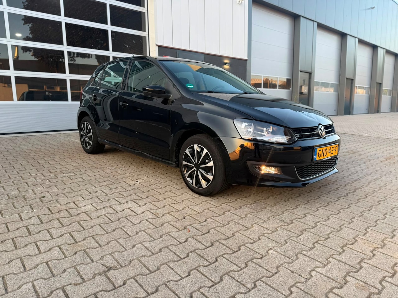 Volkswagen Polo - 1.2 TSI R-Line 2014 Stoelverwarming Handel of Export Topstaat 5D Zwart - AutoWereld.nl