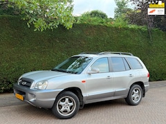 Hyundai Santa Fe - 2.0i-16V RIJDT GOED/INRUILKOOPJE