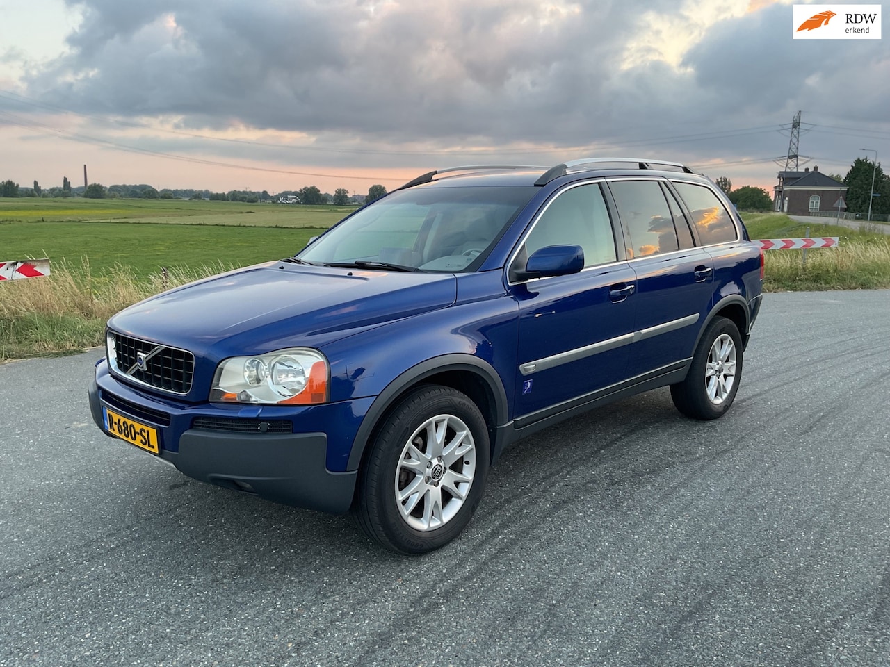 Volvo XC90 - 2.5 T Kinetic Aut, Ocean Race, izg en mooie staat - AutoWereld.nl