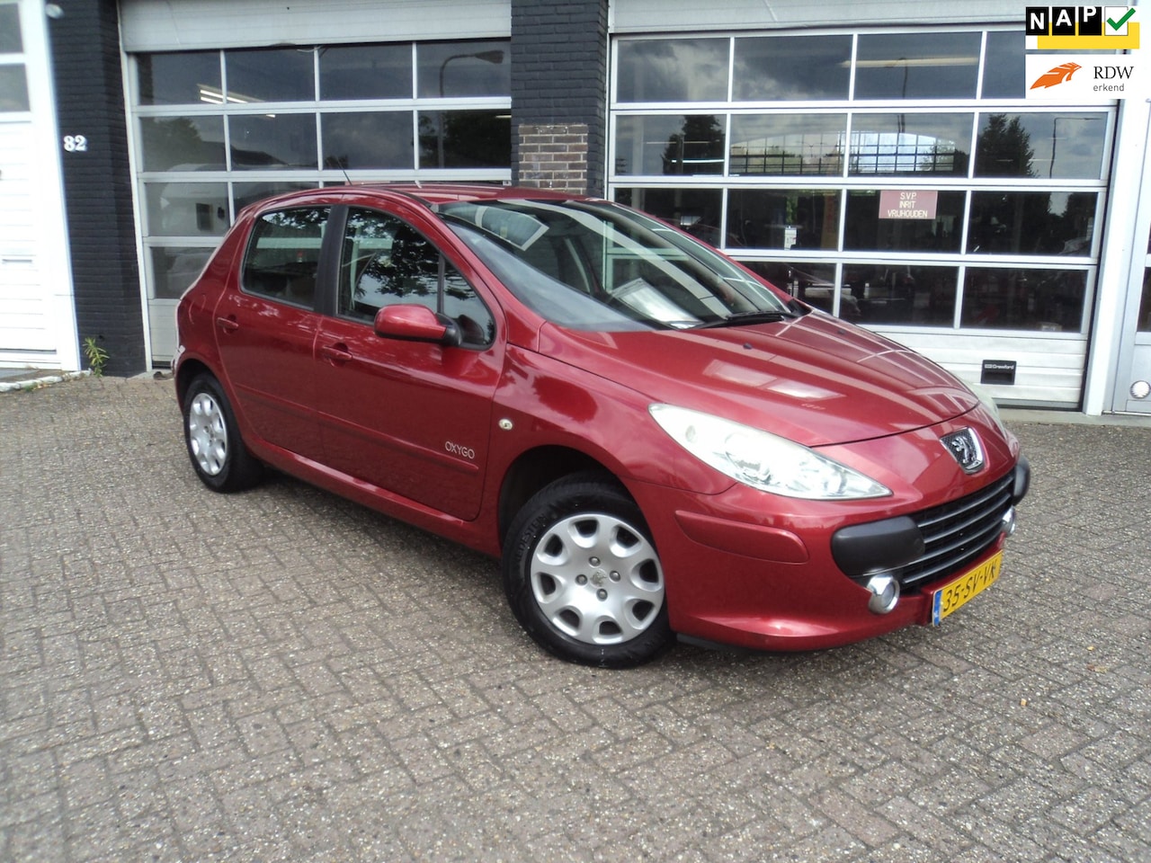 Peugeot 307 - 1.6-16V Oxygo Cruise Clima Trekhaak - AutoWereld.nl