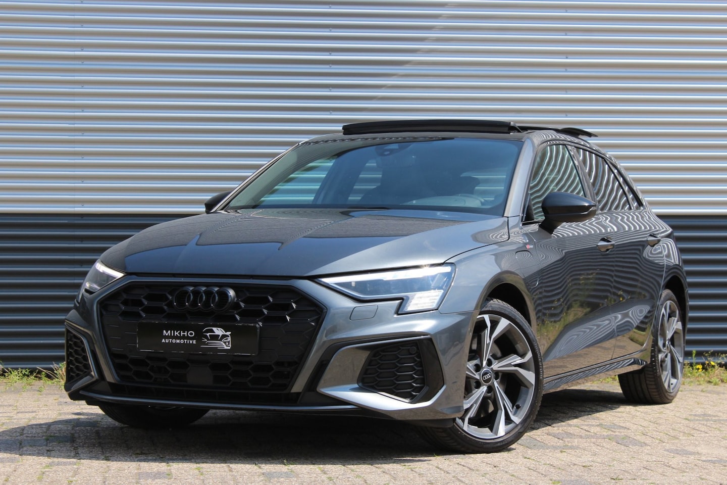 Audi A3 Sportback - 45 TFSI e 3x S-Line | Panoramadak | Sfeerverlichting | HUD | Camera | Black optik | Dode h - AutoWereld.nl