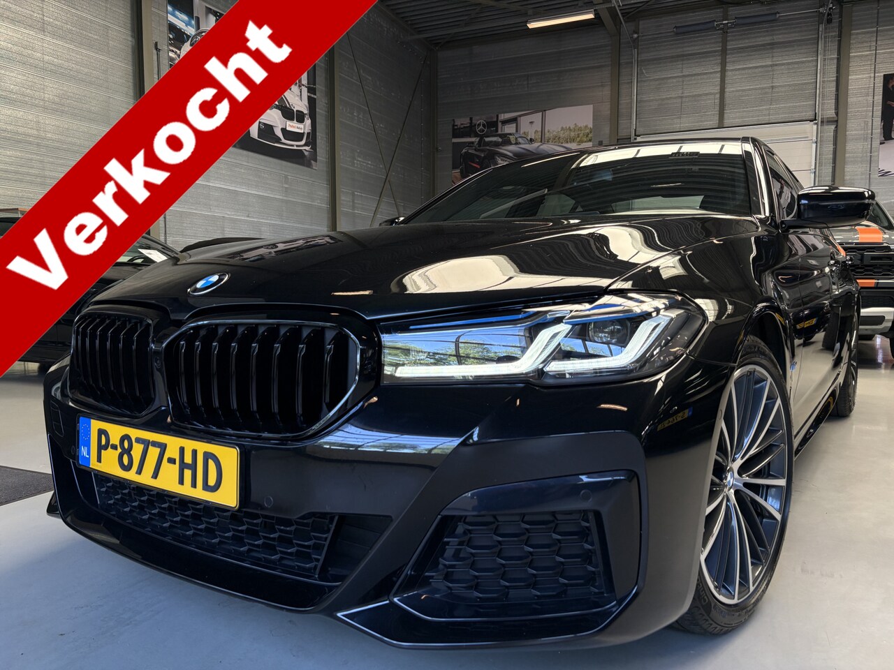BMW 5-serie - 520i Edition Plus M pakket, Schuifdak, 19inch Sfeerverlichting - AutoWereld.nl
