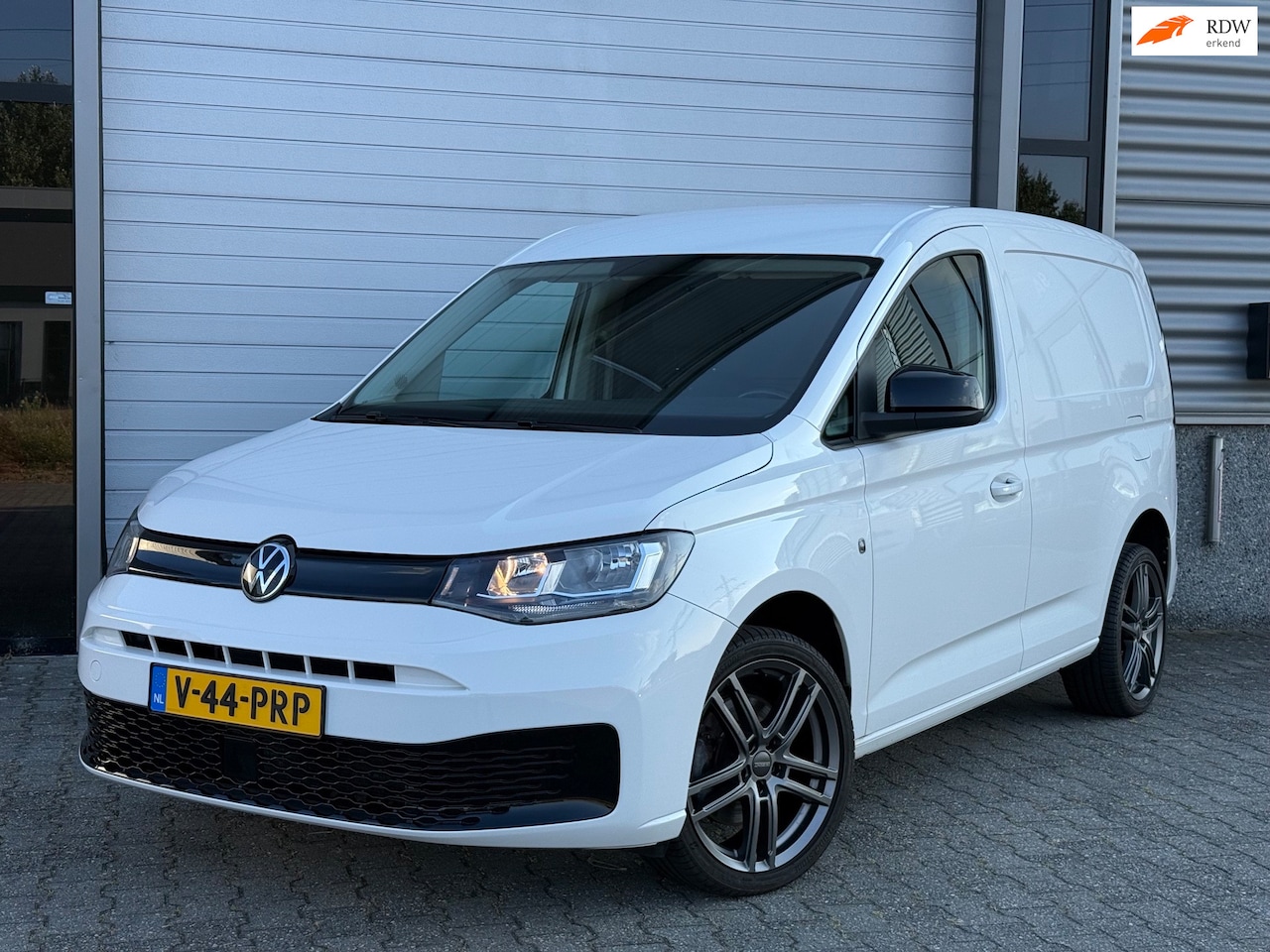 Volkswagen Caddy Cargo - 2.0 TDI AUT Camera Carplay - AutoWereld.nl