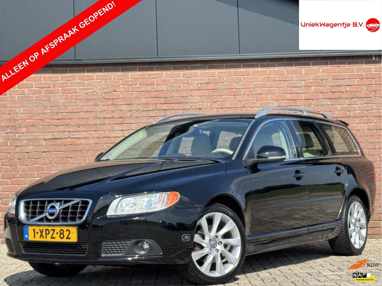 Volvo V70 - 1.6 T4 SUMMUM | LEDER! | XENON! | TREKHAAK! - AutoWereld.nl