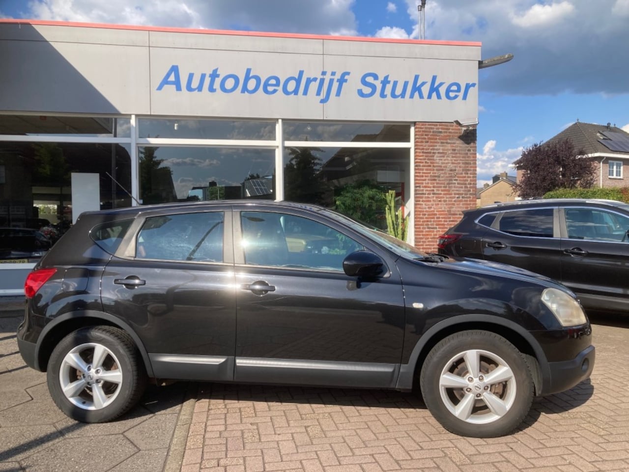 Nissan Qashqai - 2.0 Tekna Leer Panorama Trekhaak 173911 km - AutoWereld.nl