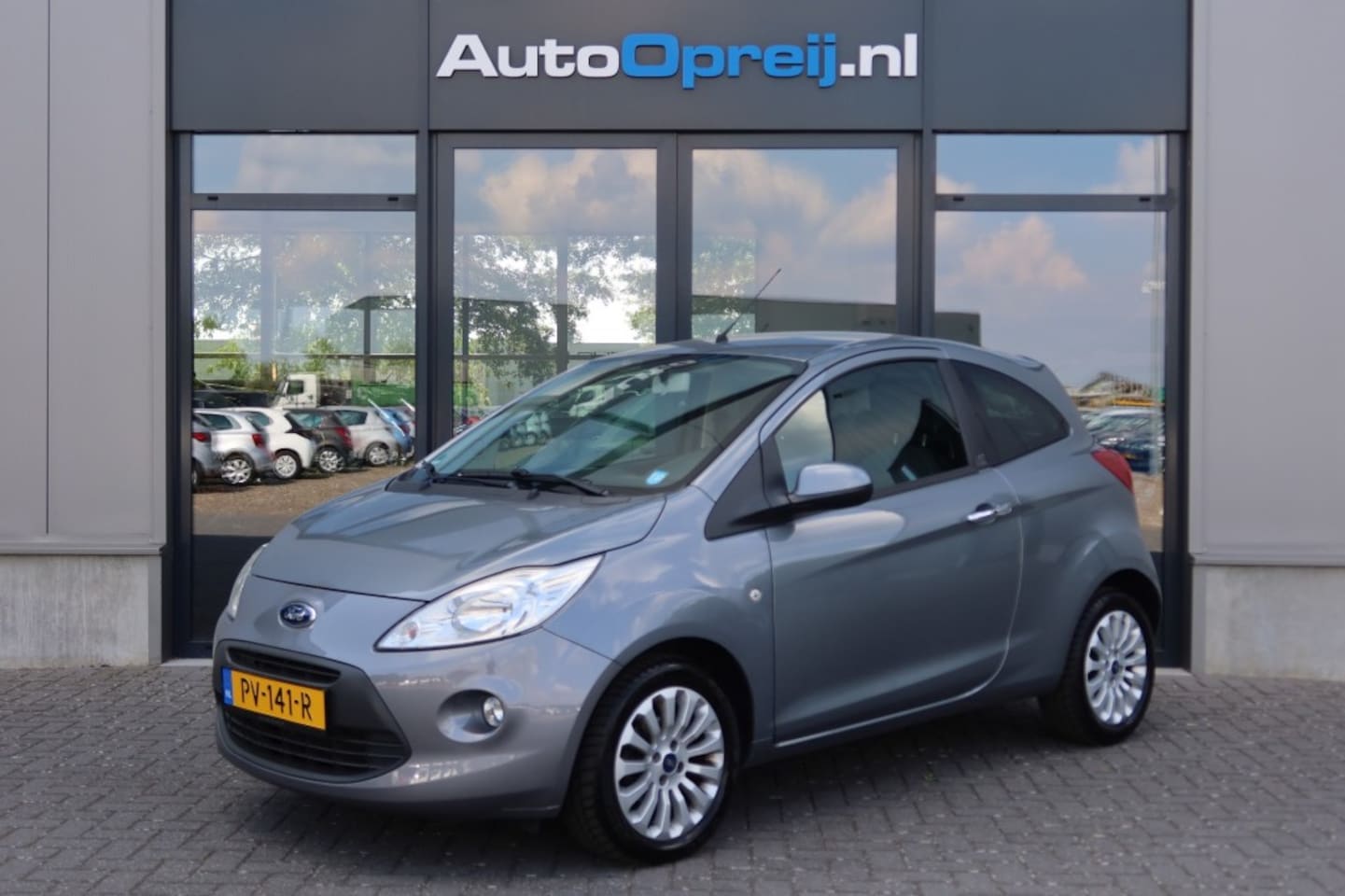 Ford Ka - 1.2 Titanium X Airco, Stoelverwarming, Voorruitverwarming, LM-Velgen - AutoWereld.nl
