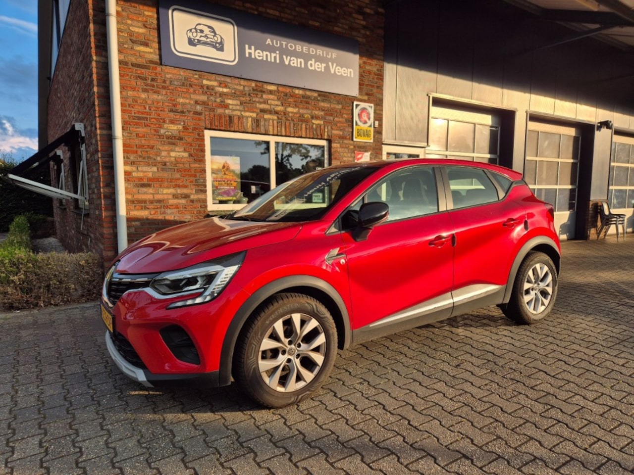 Renault Captur - 1.3 TCe Intens 1.3 TCE INTENS, Trekhaak, Stoelverwarming, Navi, ALL IN prijs! - AutoWereld.nl
