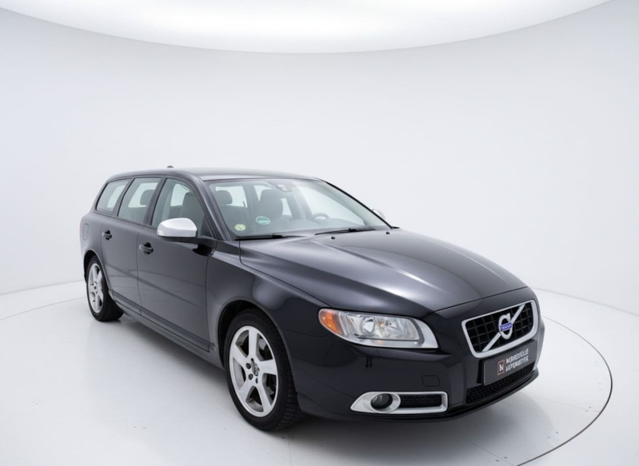 Volvo V70 - 2.0 D4 R-EDITION. AUT, STOELVW, TREKHAAK - AutoWereld.nl